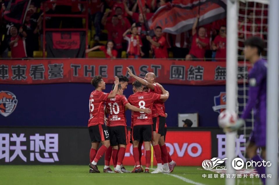 rNwFI, OnIDt, 场上座人数