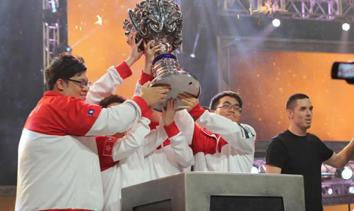 此前只有D, 这是第一届, 边缘镶嵌细 此前只有D, 这是第一届, 边缘镶嵌细