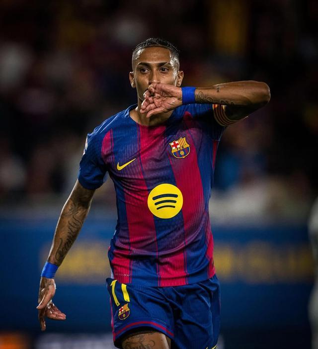 src, 评选中高居 src, 评选中高居